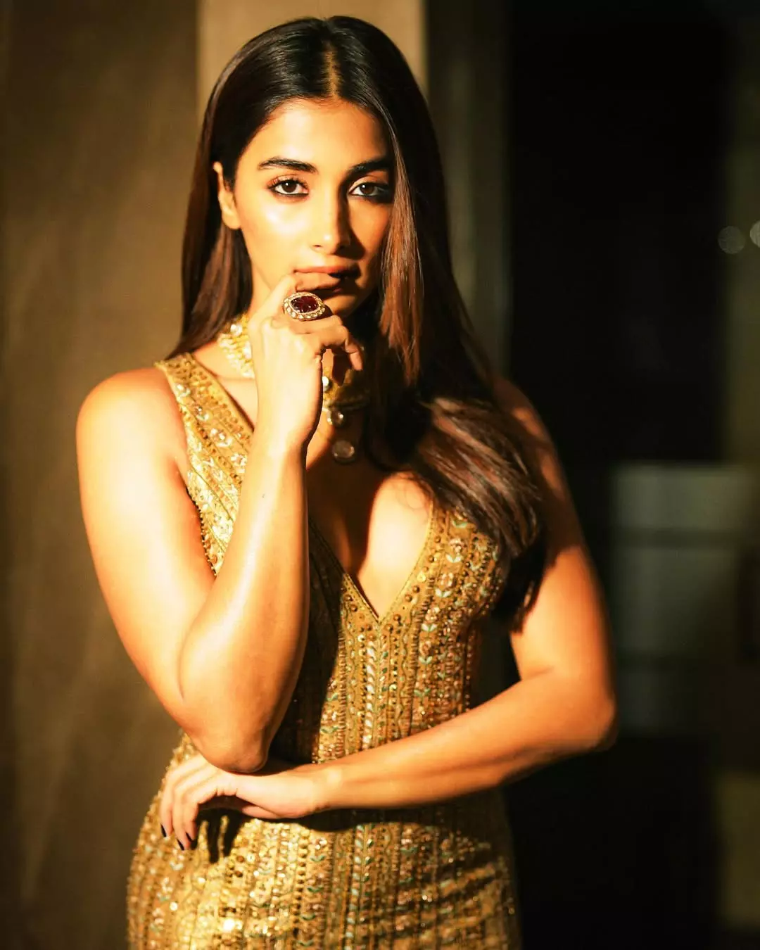 Pooja Hegde’s Mesmerizing Gaze ✨ Pooja Hegde’s Mesmerizing Gaze ✨