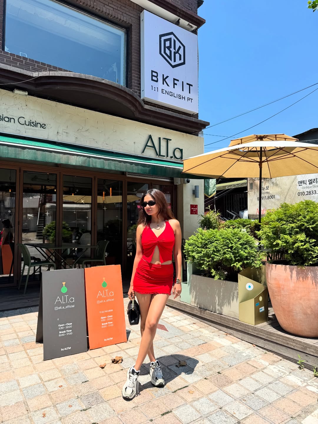 Anushka Sen Wraps Up June with Adorable View and Smile Anushka Sen Wraps Up June with Adorable View and Smile