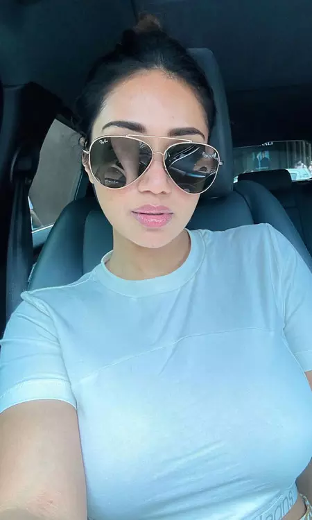 Nivetha Pethuraj Instagram Pics are an Eyefeast