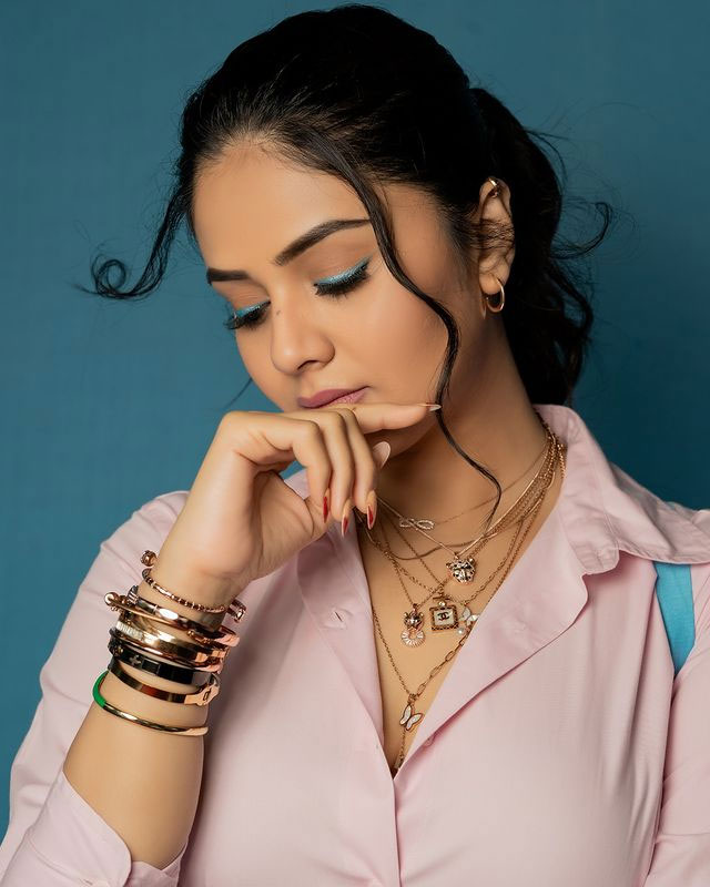 Sreemukhi’s dress ideas are pure magic