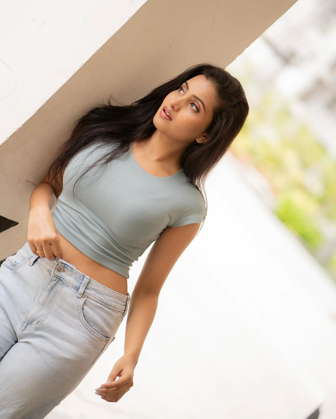 Deepika Pillis Relaxed Bench Still Wins Hearts on Instagram Deepika Pillis Relaxed Bench Still Wins Hearts on Instagram