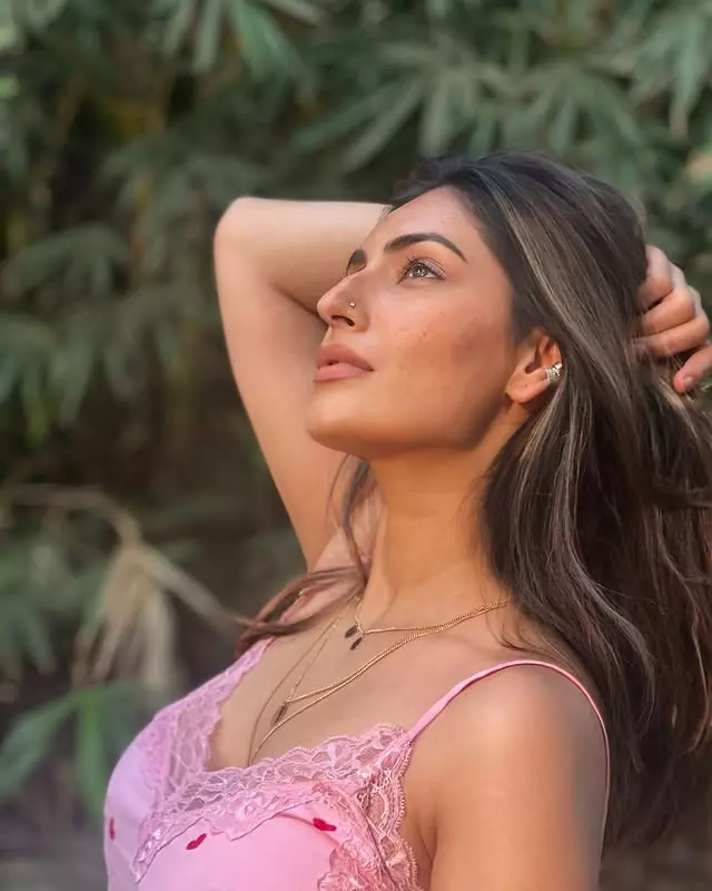 Shivangi Verma Exudes Elegance in White Saree