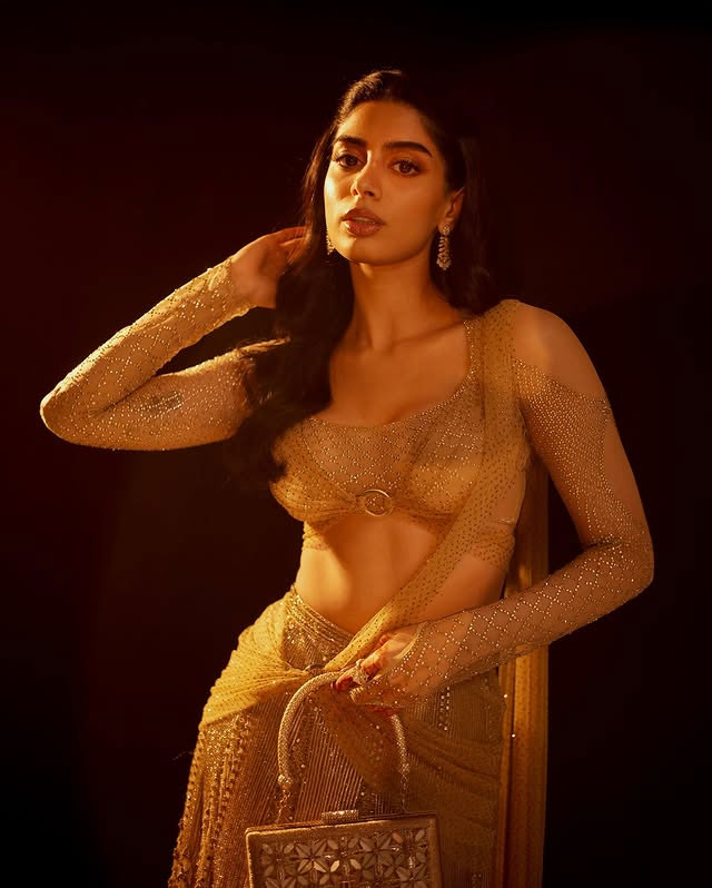 Khushi Kapoor Looks Effortlessly Elegant in Latest Post Khushi Kapoor Looks Effortlessly Elegant in Latest Post