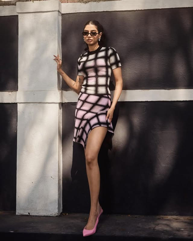 Khushi Kapoor Looks Effortlessly Elegant in Latest Post Khushi Kapoor Looks Effortlessly Elegant in Latest Post