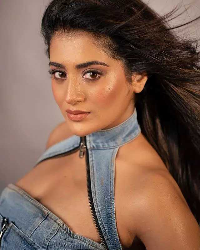 Rashi Singh Shares Shopping Diaries from Her Germany Visit