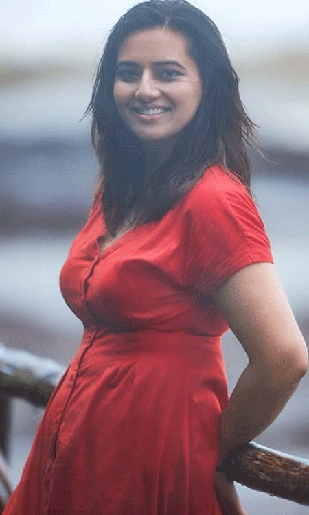 Eesha Chawla’s Monsoon Steals the Show