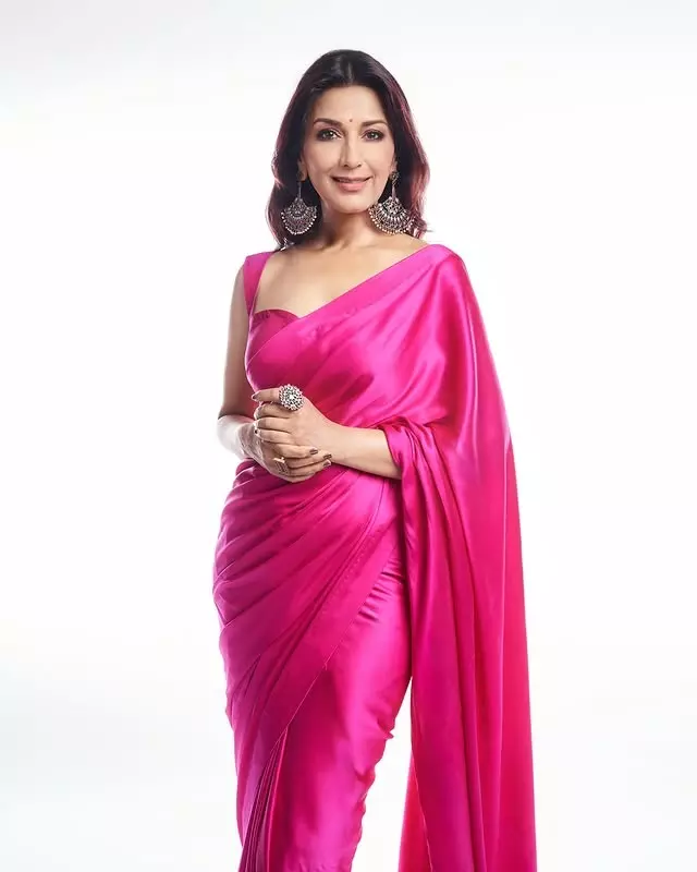 Sonali Bendre Stealing Hearts Again