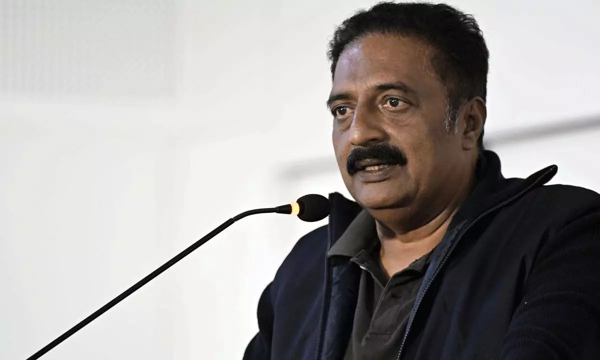 పవన్ అహంకారం వల్ల వీరమల్లు ఐదేళ్లు పట్టింది.. సీనియర్ యాక్టర్