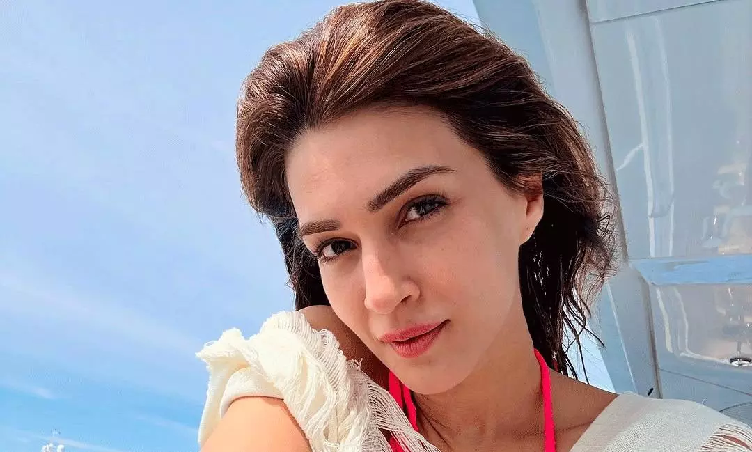 పిక్‌టాక్‌ : బర్త్‌డే వెకేషన్‌లోనూ అందాల ఆరబోత