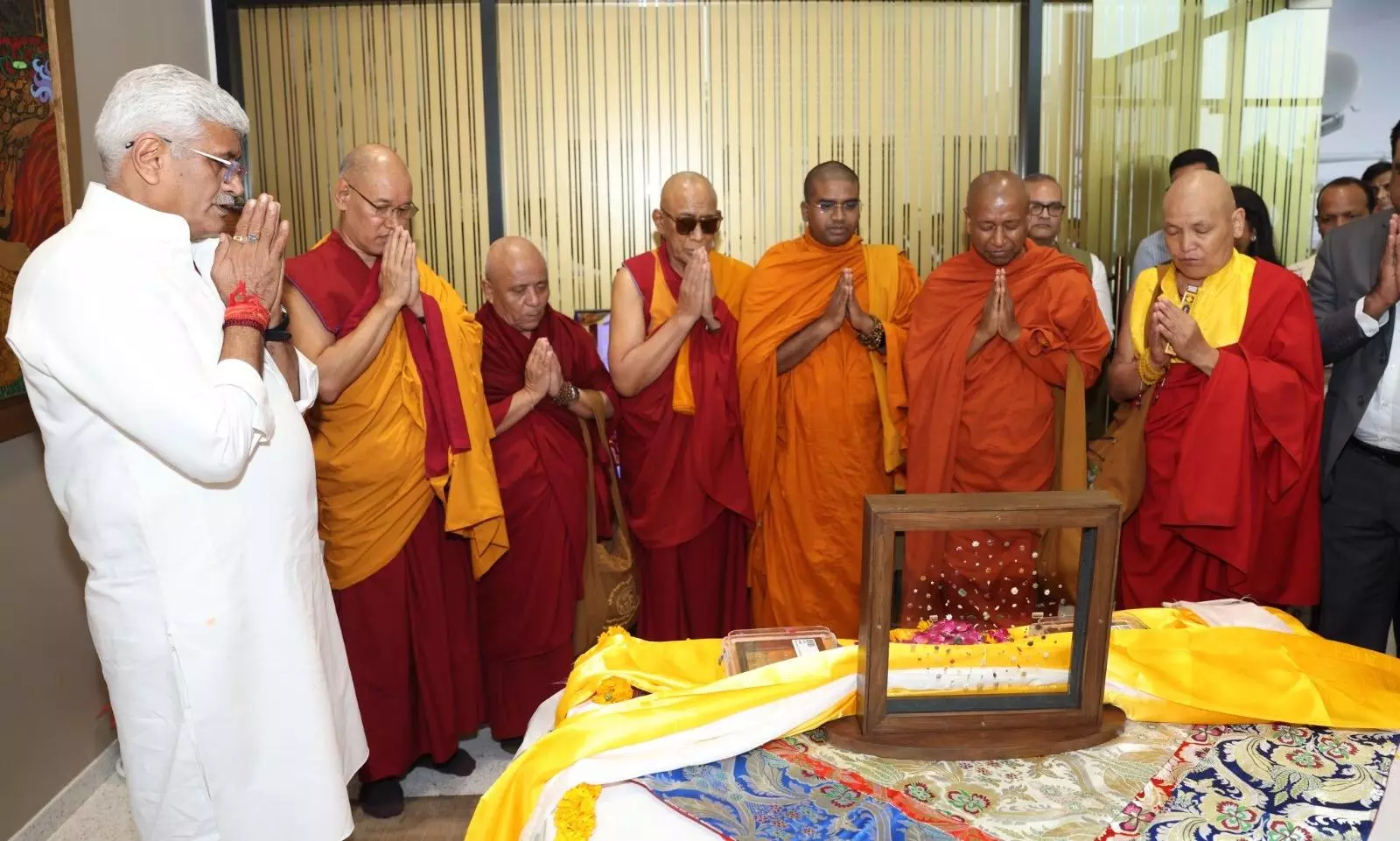 127 ఏళ్లకు మన నుంచి తీసుకెళ్లిన బుద్ధుని అవశేషాలు భారత్ కు