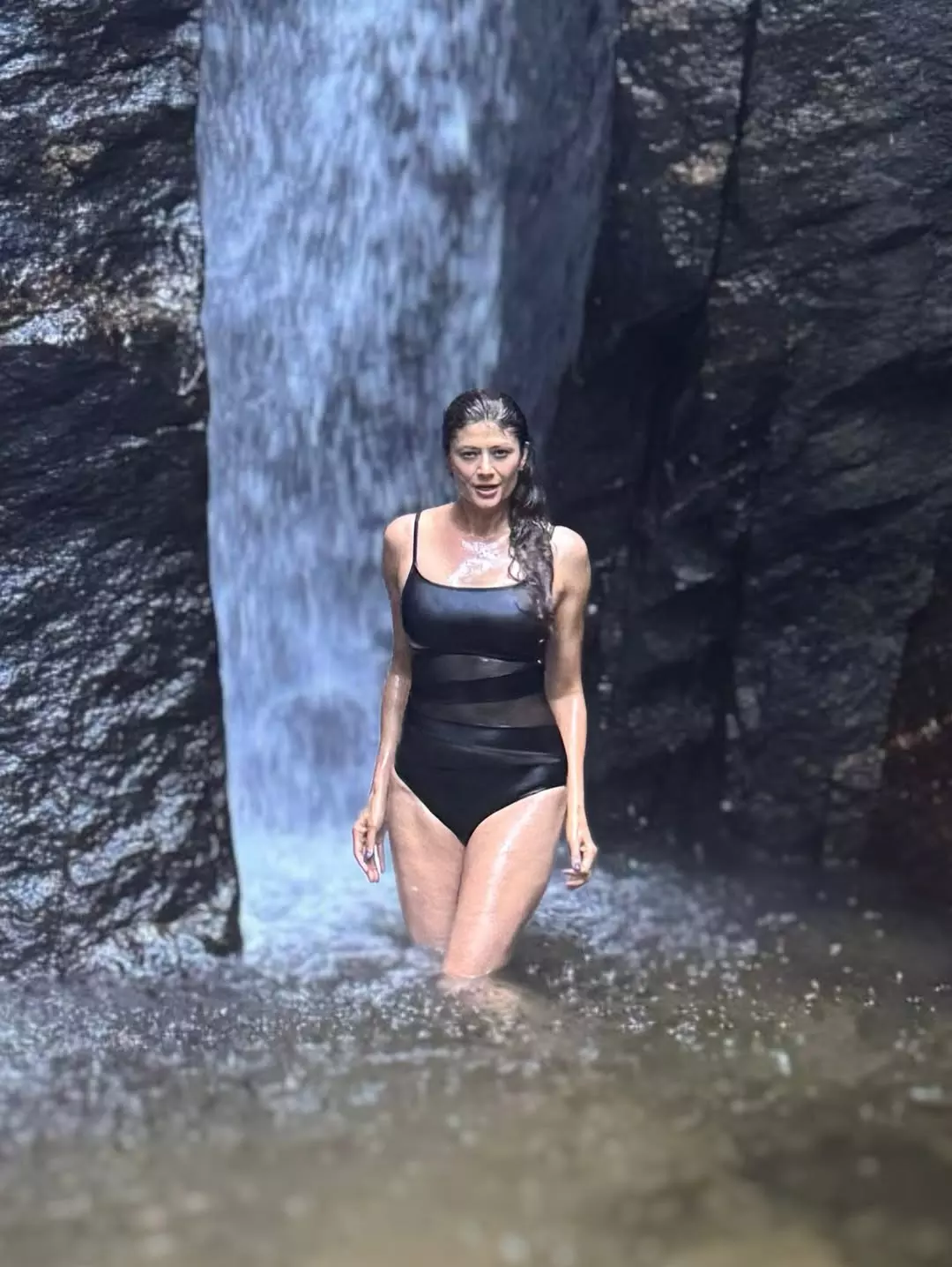 Pooja Batra�s Goes Under the Rainfall with Dash Of Style