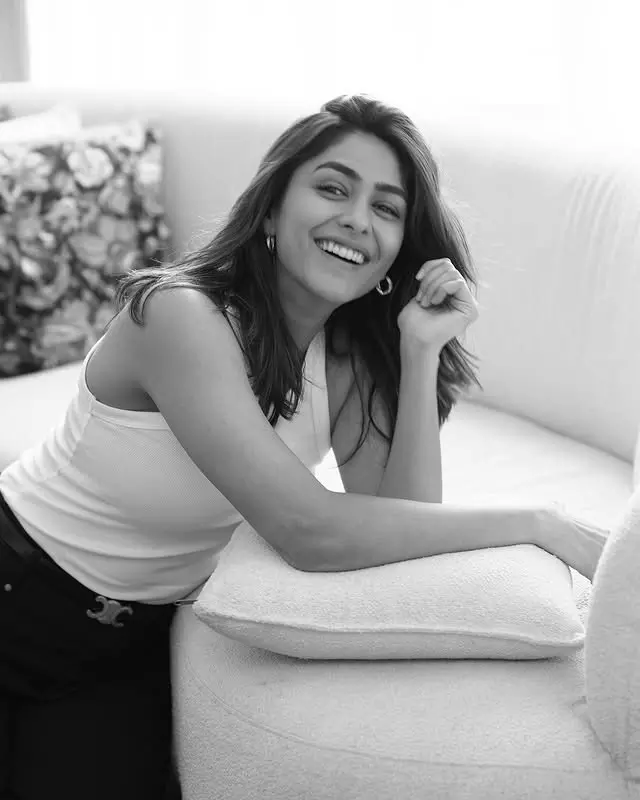 Mrunal Thakur’s Stunning Photos Has Fans Swooning