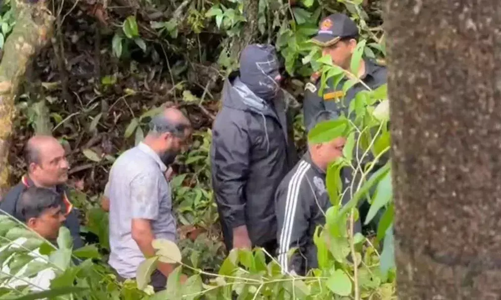 ధర్మస్థల కేసులో బిగ్ బ్రేక్ త్రూ ... ఆరో సైట్ లో అస్థిపంజర అవశేషాలు!