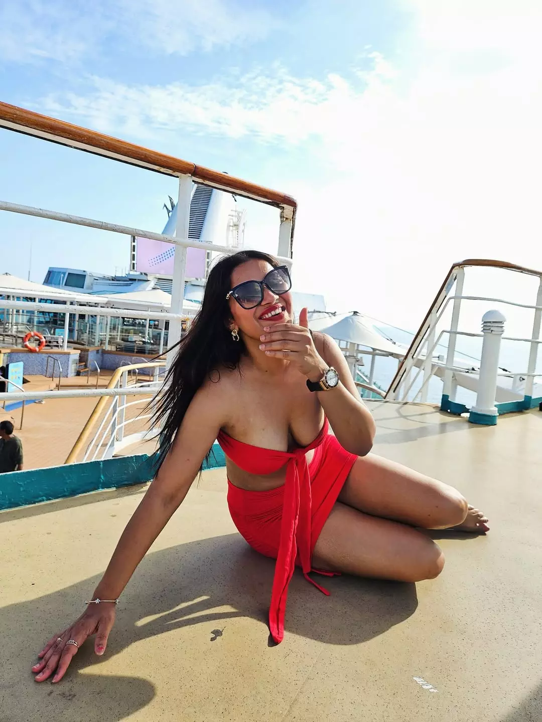 Inaya Sultana Shares Peaceful Sunset Moment from Cruise
