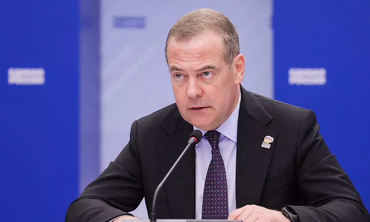 డెడ్  ఎకనామీ వర్సెస్  డెడ్  హ్యాండ్...  ట్రంప్  కు షాకింగ్  కౌంటర్!