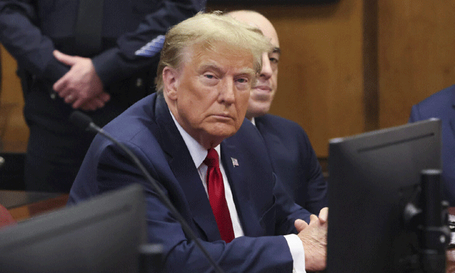 ట్రంప్  పాతిక, ఒక లక్షకు ఎసరు... మరి అమెరికాకు ఎంతో తెలుసా..?