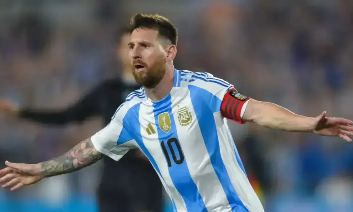 భార‌త్ కు ఫుట్ బాల్ ప్ర‌పంచ‌ చాంపియ‌న్.. ప్ర‌ఖ్యాత స్టేడియం బ్లాక్‌