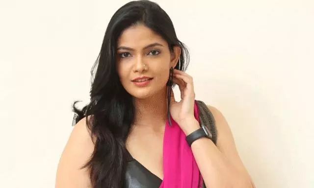 న‌టి క‌ల్పిక అరెస్టు నుంచి ఉప‌శ‌మ‌నం వెన‌క‌