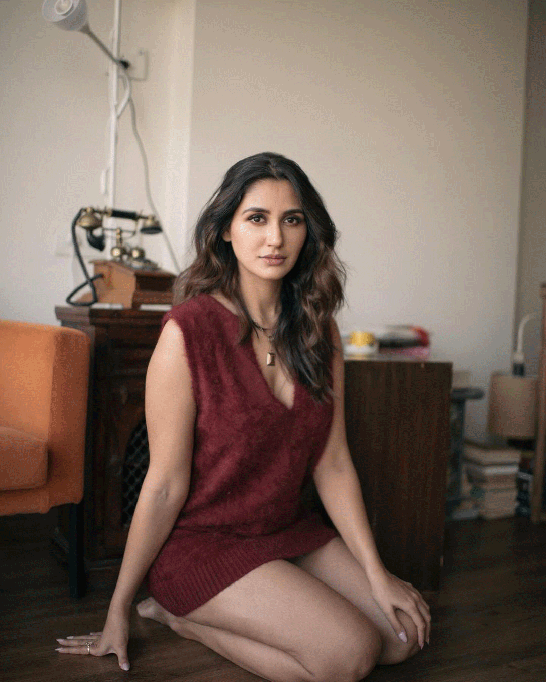 Nikita Shines In A Sleeveless Outfit Nikita Shines In A Sleeveless Outfit