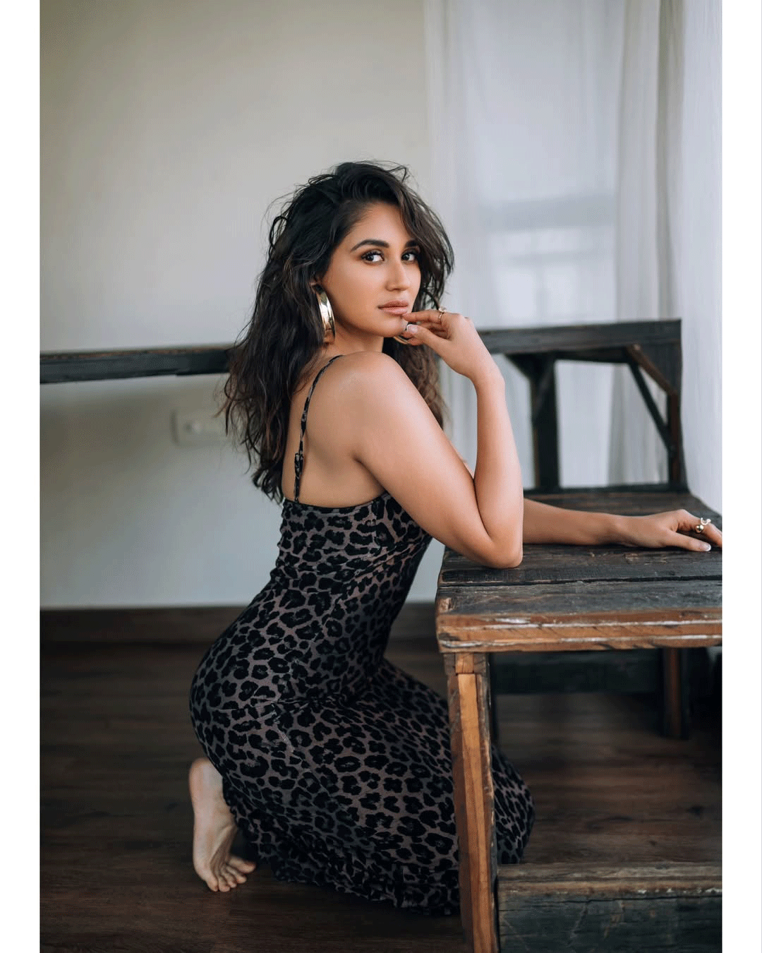 Nikita Shines In A Sleeveless Outfit Nikita Shines In A Sleeveless Outfit