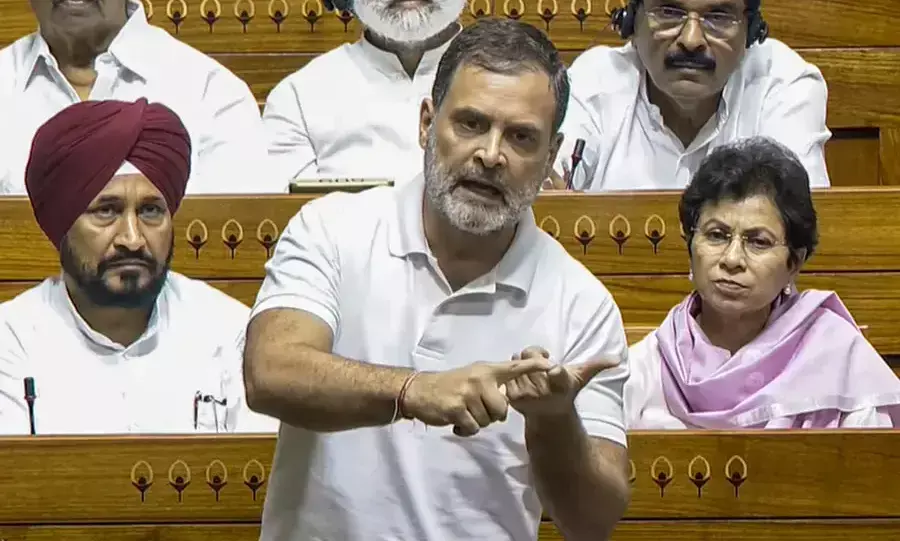 మోడీ ప్రధాని అయ్యేవారు కాదా ...రాహుల్ హాట్ కామెంట్స్ ?