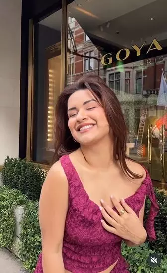 Avneet Kaur smile says it all Avneet Kaur smile says it all