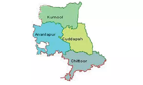 రాయలసీమలో ఐటీ పార్కులు ఎందుకు పెట్టరు...రాయలసీమ సీఎంలు 42 ఏళ్ళ పరిపాలన !