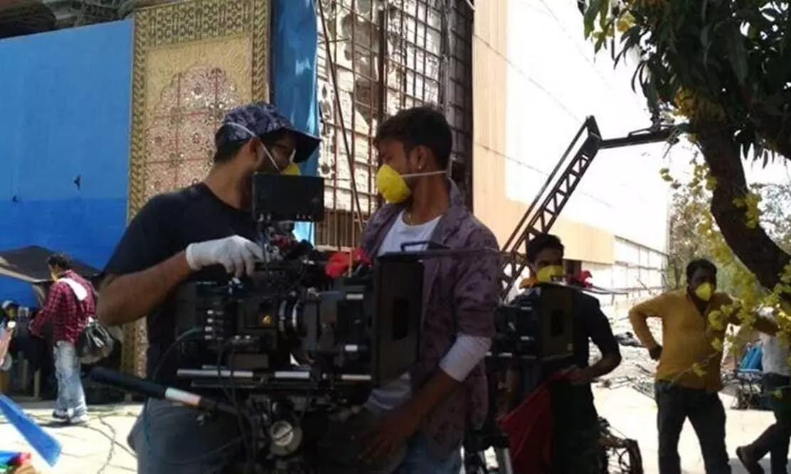 రేప‌టి నుంచి సినిమా షూటింగులు బంద్