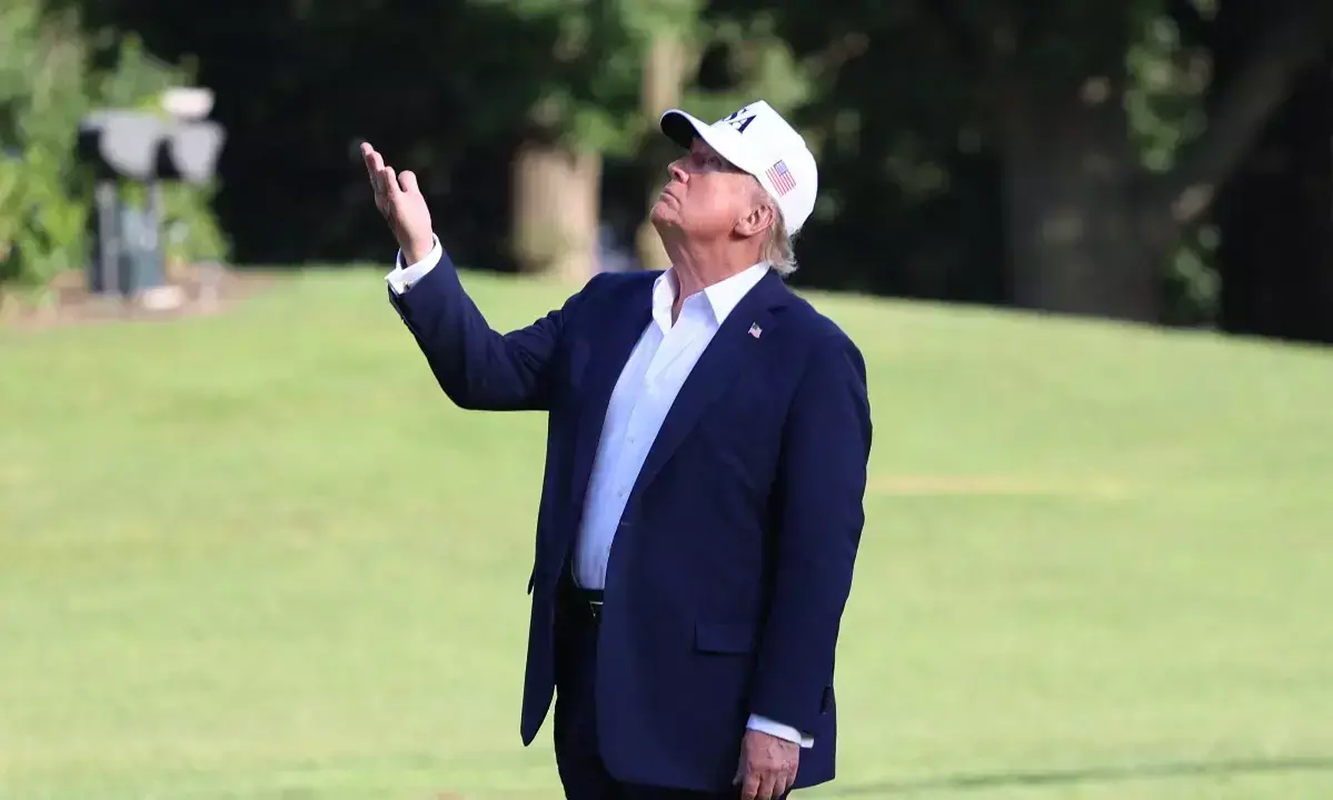 ట్రంప్ గోల్ఫ్ క్లబ్ పై అనుమానాస్పద విమానం.. రంగంలోకి యుద్ధవిమానాలు