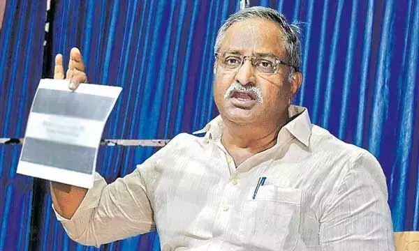 టీడీపీకి ఏబీవీ తలనొప్పి.. రిటైర్డ్ డీజీని దారి తెచ్చుకోవడం ఎలా?