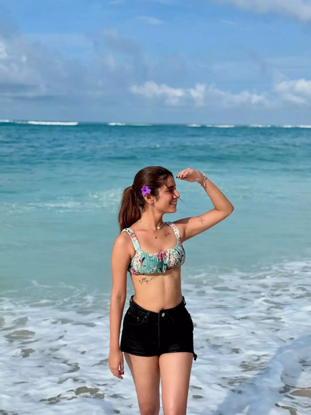 Priya Varriers Beachside Bloom � Style & Screen Sparkle