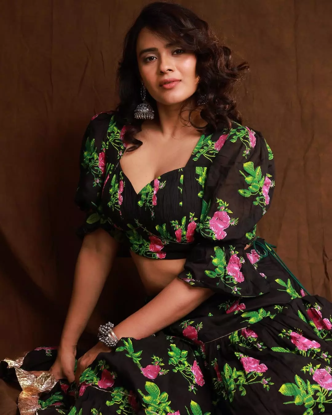 Hebah Patel�s Floral Fantasy Ethnic Glam Meets Cinematic Spark