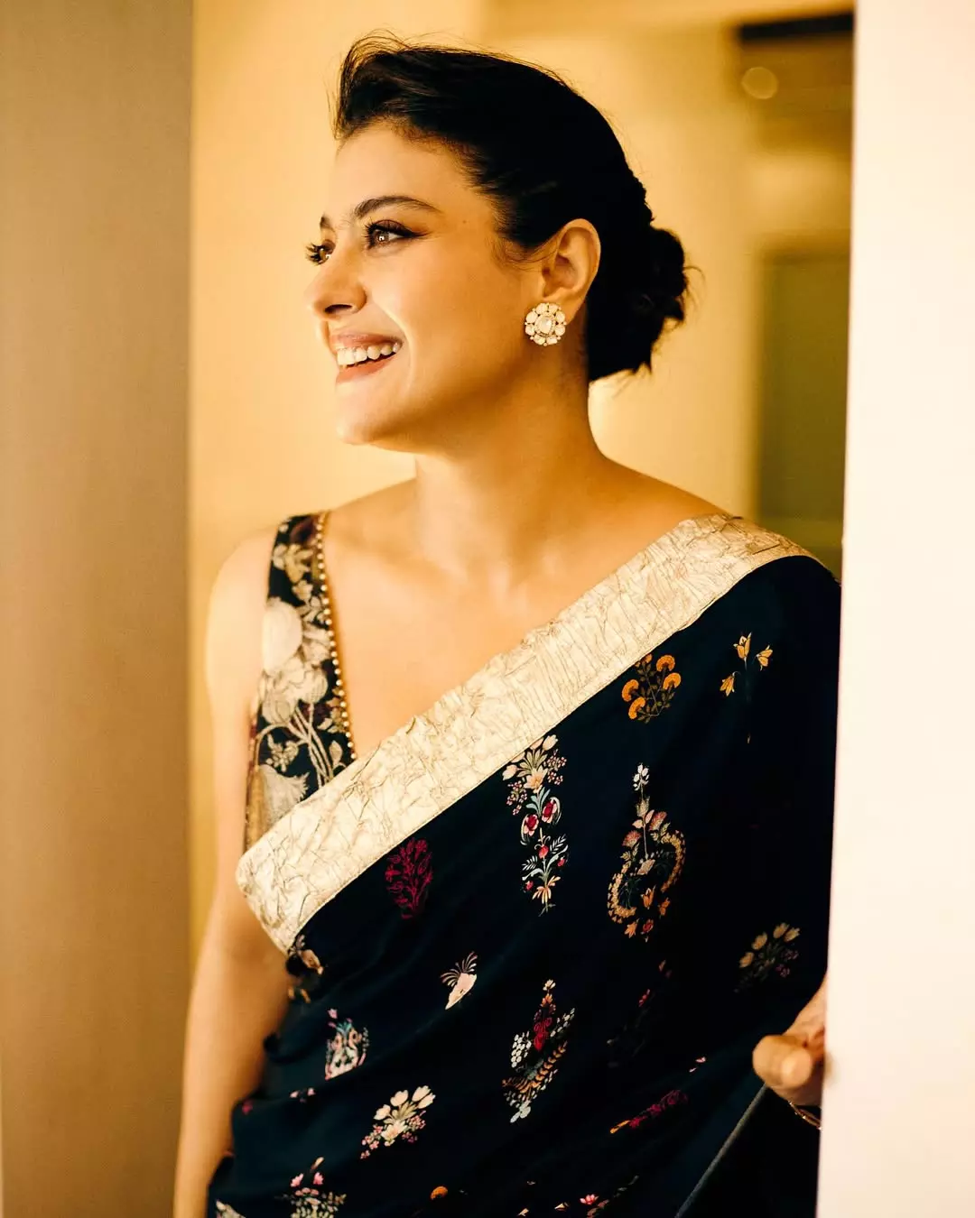 Kajol Looks Elegant in Black Saree in New BTS Pic