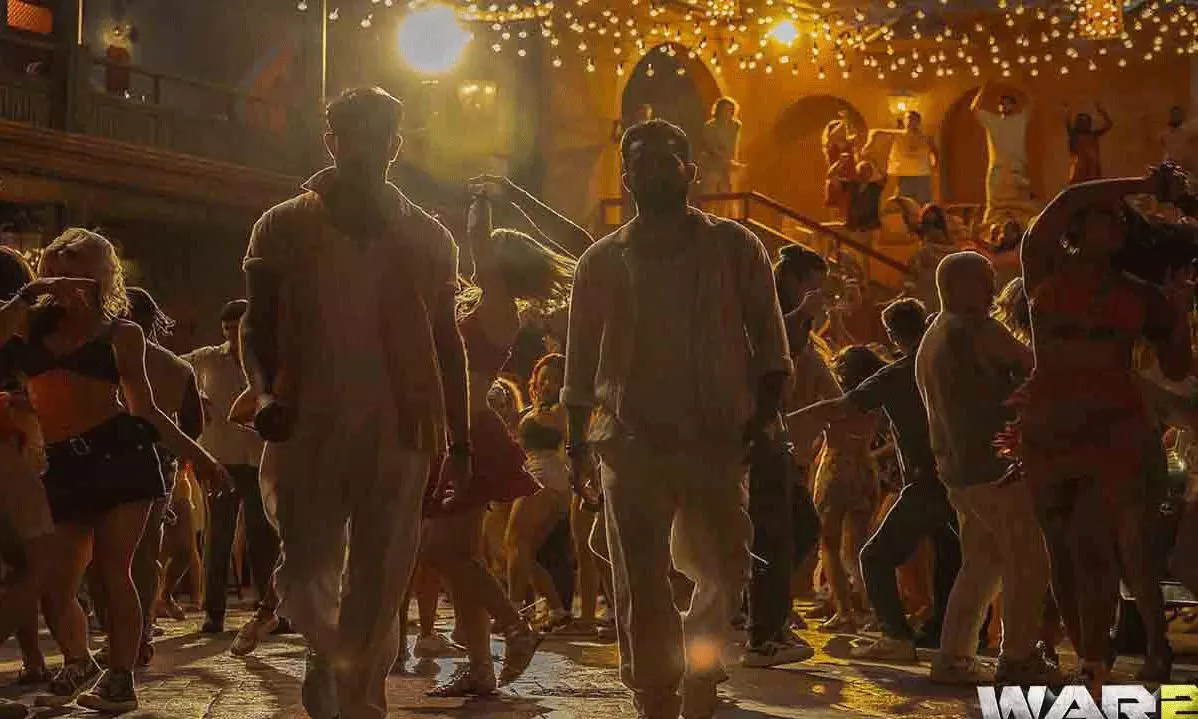 వార్ 2 - అసలైన పోటీకి సిద్ధమైన హృతిక్ - తారక్!