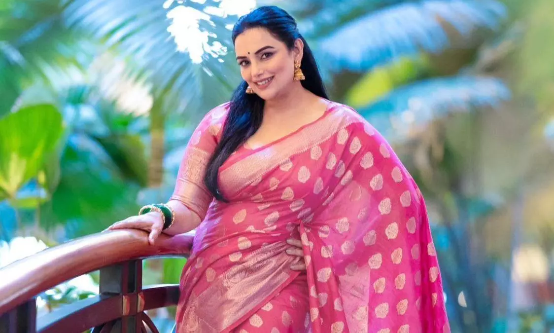 కండోమ్ ఎఫెక్ట్.. అశ్లీల చిత్రాల కేసులో నటిపై నాన్‌ బెయిలబుల్ కేసు