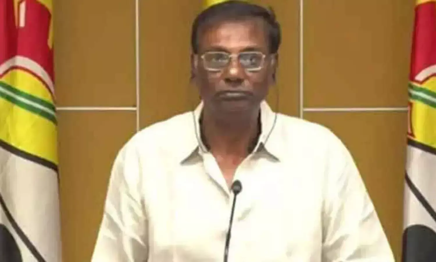 లిక్కర్ స్కాం.. వెంకటేశ్ నాయుడు నుంచి వైసీపీ తప్పించుకోలేదా?