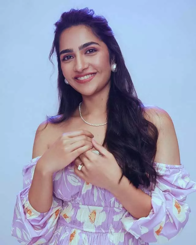 Rukmini Vasanth Shares a “Pink State of Mind” Rukmini Vasanth Shares a “Pink State of Mind”