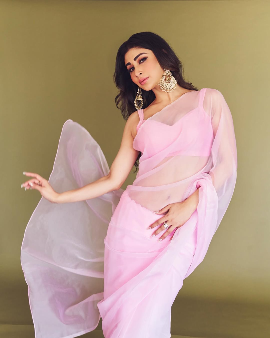 Mouni Roy is elegant in any costume Mouni Roy is elegant in any costume