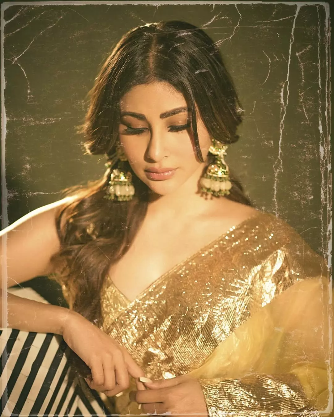 Mouni Roy is elegant in any costume Mouni Roy is elegant in any costume