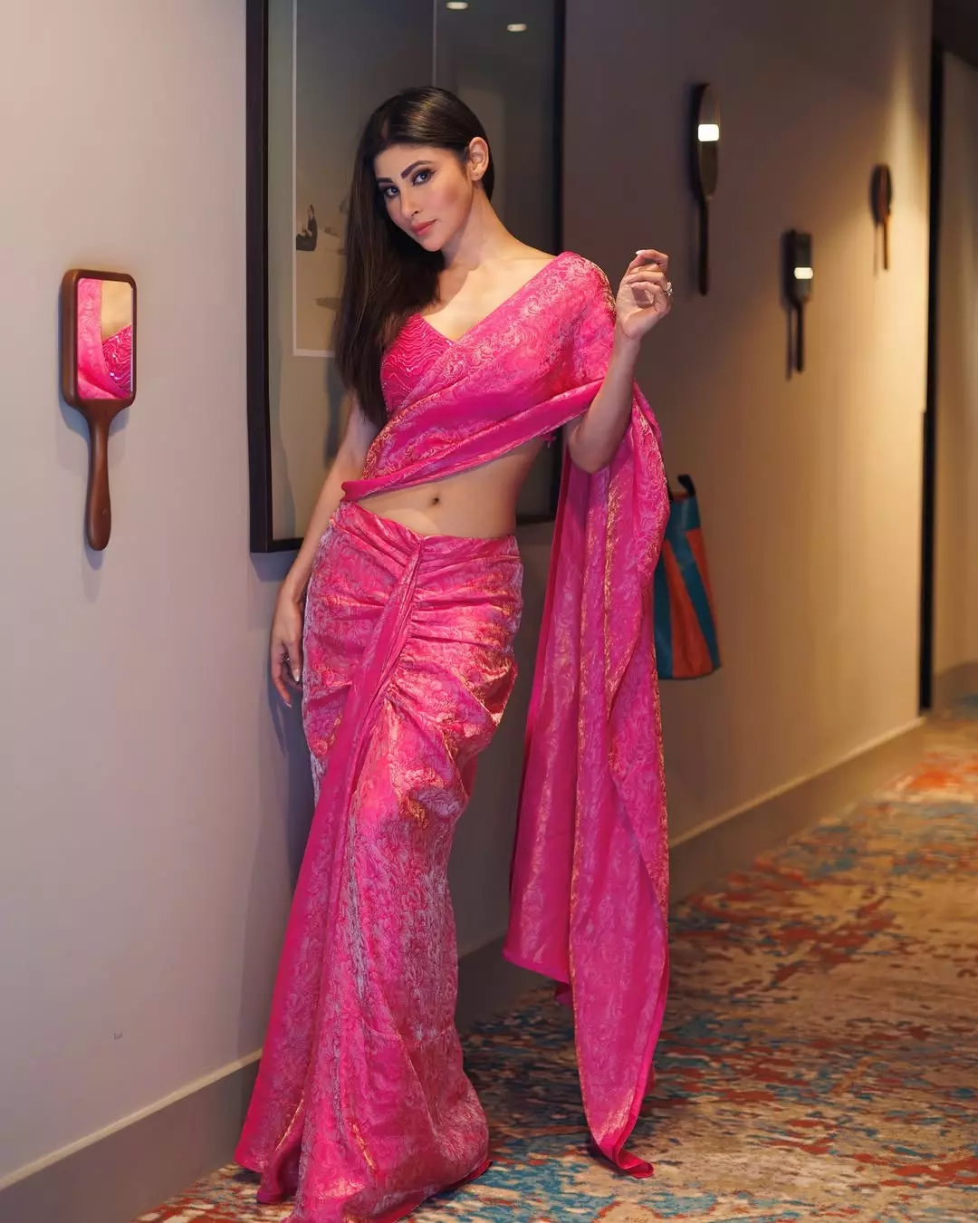 Mouni Roy is elegant in any costume Mouni Roy is elegant in any costume