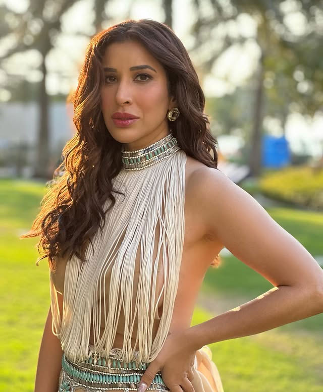 Sophie Choudry Enjoys Phuket Getaway