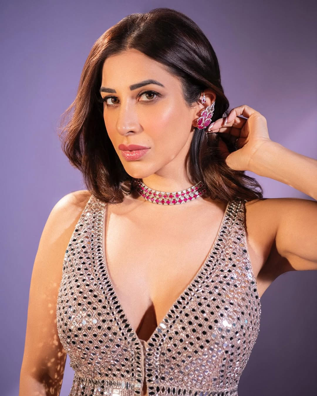 Sophie Choudry Enjoys Phuket Getaway Sophie Choudry Enjoys Phuket Getaway