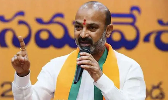 కేసీఆర్, రేవంత్ కుమ్మక్కు.. కేంద్ర మంత్రి బండికి అనుమానం? | Revanth vs ...