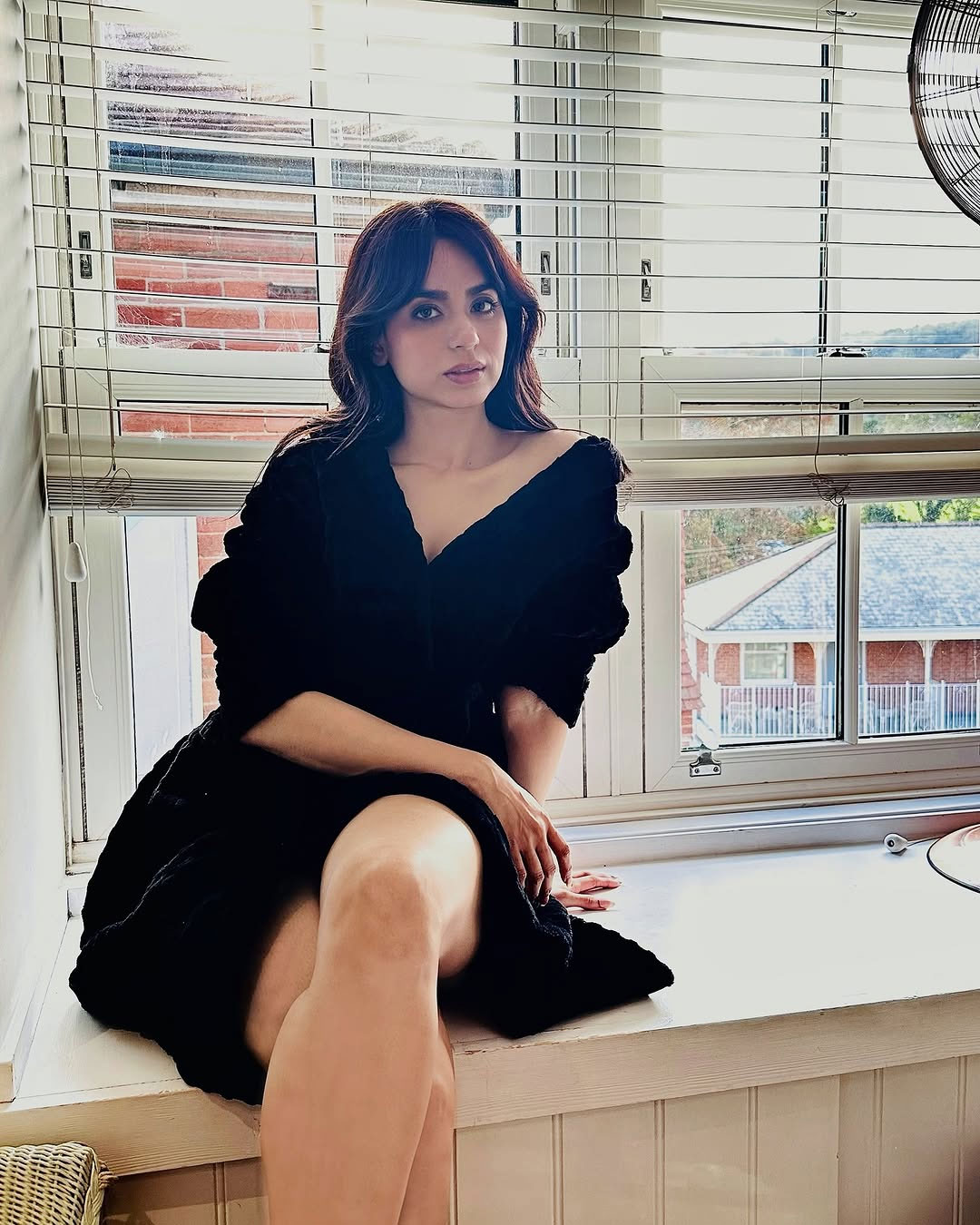 Soundarya Sharma Dazzles in Red Soundarya Sharma Dazzles in Red