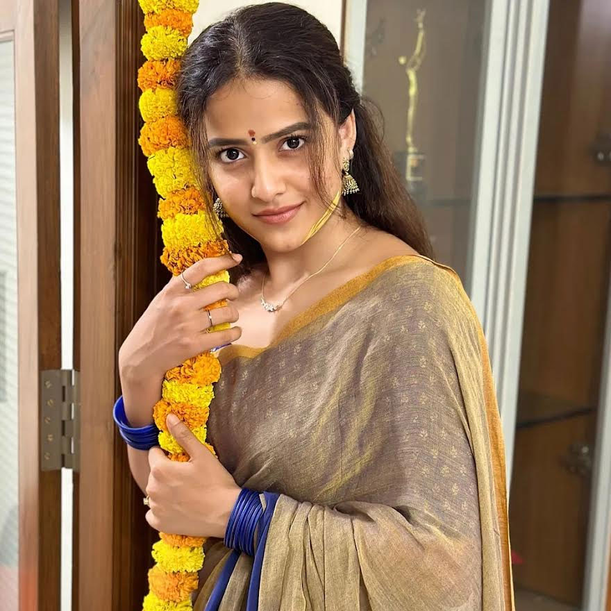 Vaishnavi Chaitanyas Grace in Tradition Vaishnavi Chaitanyas Grace in Tradition