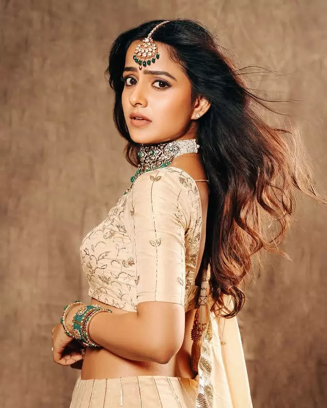 Vaishnavi Chaitanyas Grace in Tradition