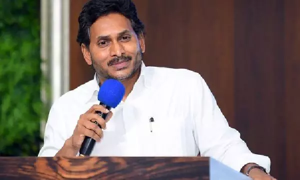వికేంద్రీకరణ మంత్రంతో జగన్ రాజకీయ తంత్రం