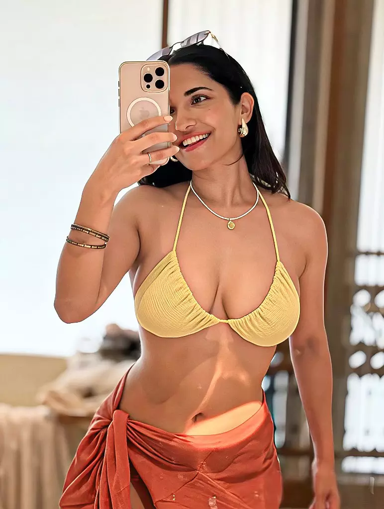 Ruhani Sharma’s Top 10 Selfie Clicks