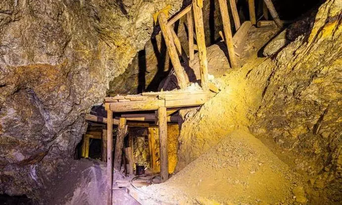 వామ్మో ఈ రాష్ట్రాలలో ఏకంగా 4 బంగారు గనులు.. తీసే కొద్దీ బంగారమే!