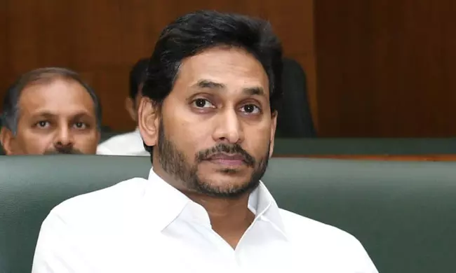 కార్పోరేటర్లు కౌన్సిలర్స్, సర్పంచులను జగన్ ఎందుకు కలవడం లేదు ?